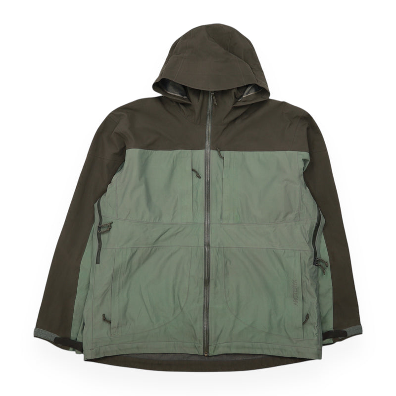 Arc’teryx Javelin AR GORE-TEX Jacket in Green, front